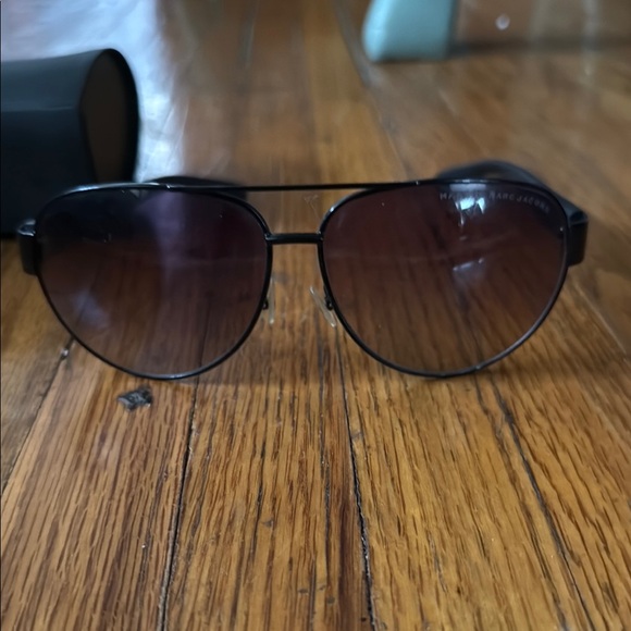 Marc by Marc Jacobs Black aviator Sunglasses with Case - Picture 2 of 9